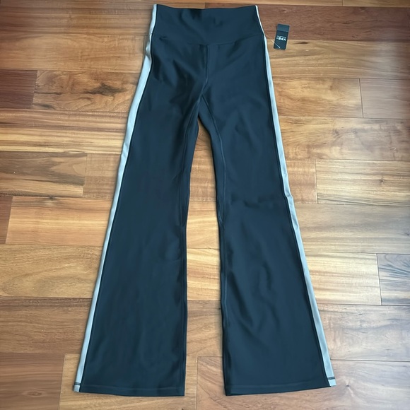 NWOT YPB Flare legging - Picture 1 of 10